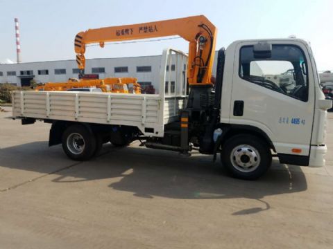 點擊查看詳細信息<br>標題：3.2噸凱馬國五隨車吊 閱讀次數(shù)：2491