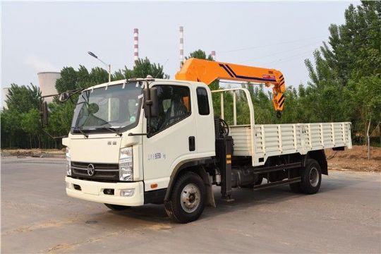 點(diǎn)擊查看詳細(xì)信息<br>標(biāo)題：5噸凱馬隨車吊 閱讀次數(shù)：2692