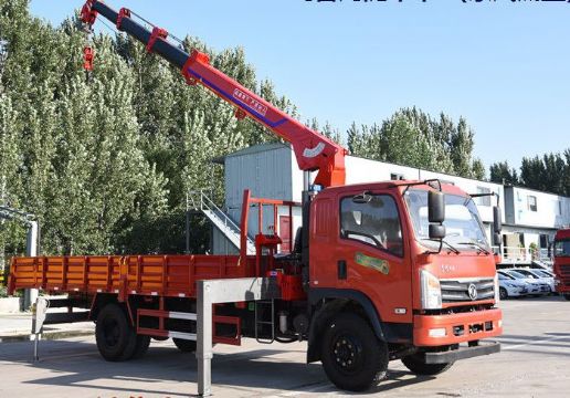 點擊查看詳細信息<br>標題：6.3噸東風隨車吊 閱讀次數(shù)：2054