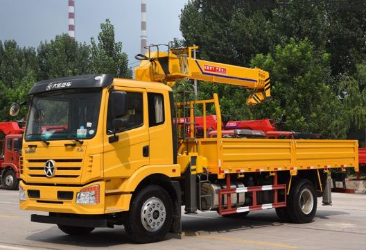 點(diǎn)擊查看詳細(xì)信息<br>標(biāo)題：8噸大運(yùn)隨車(chē)吊 閱讀次數(shù)：2167