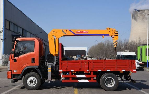 點擊查看詳細信息<br>標題：4噸大運隨車吊 閱讀次數(shù)：2194