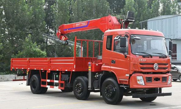 點擊查看詳細信息<br>標題：貨箱7.1米前四后四 閱讀次數(shù)：2128