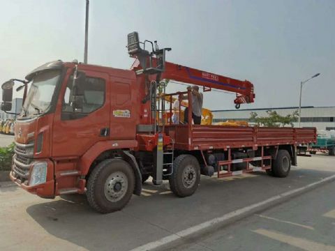 點擊查看詳細信息<br>標題：柳汽前四后四隨車吊 閱讀次數(shù)：2228