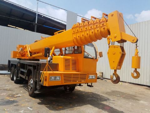 點擊查看詳細(xì)信息<br>標(biāo)題：18噸后雙橋自制吊 閱讀次數(shù)：2451