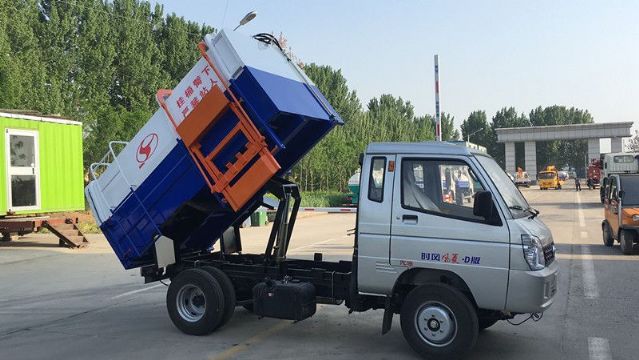 點(diǎn)擊查看詳細(xì)信息<br>標(biāo)題：藍(lán)牌時(shí)風(fēng)風(fēng)菱垃圾車 閱讀次數(shù)：2489