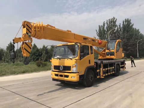 點(diǎn)擊查看詳細(xì)信息<br>標(biāo)題：16噸東風(fēng)汽車吊 閱讀次數(shù)：2298