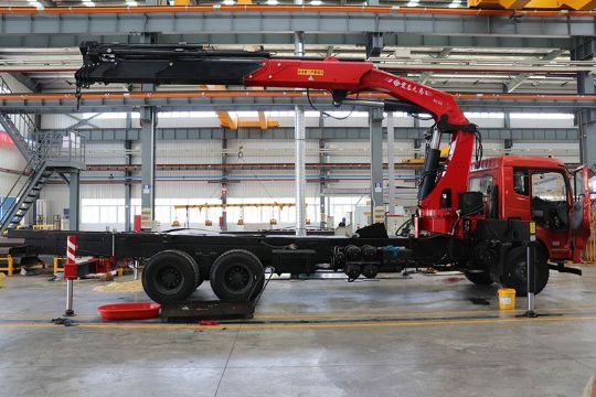 點擊查看詳細信息<br>標題：25噸折臂吊 閱讀次數：2751